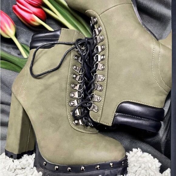 S❤️LD Pazzle l Silver-Studded, Suede Olive Green (& in Tan) Combat Boots Size 6 - Picture 1 of 8